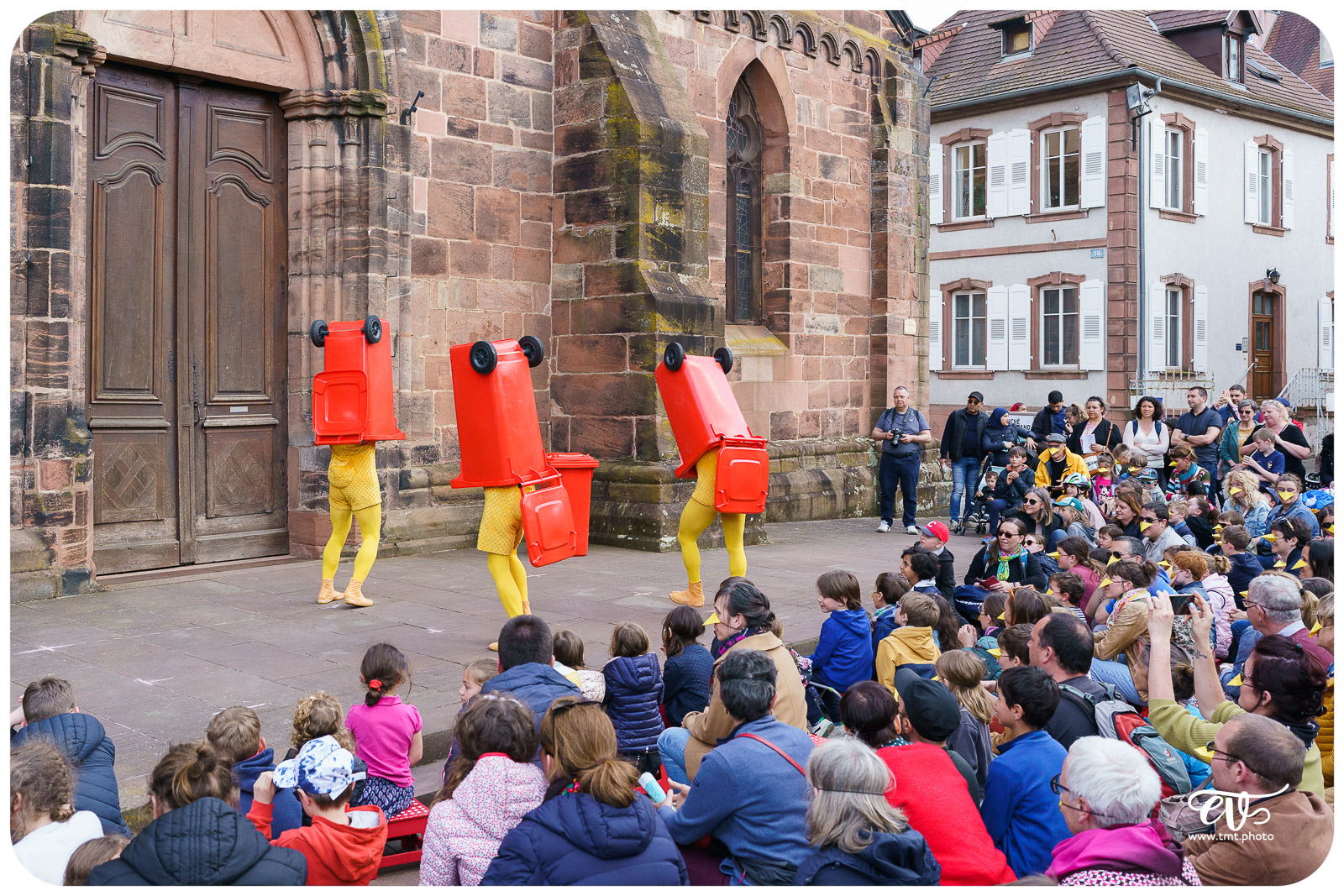 UN POUR TOUS TOUS POUSSIN ! - LES ARTS PITRES